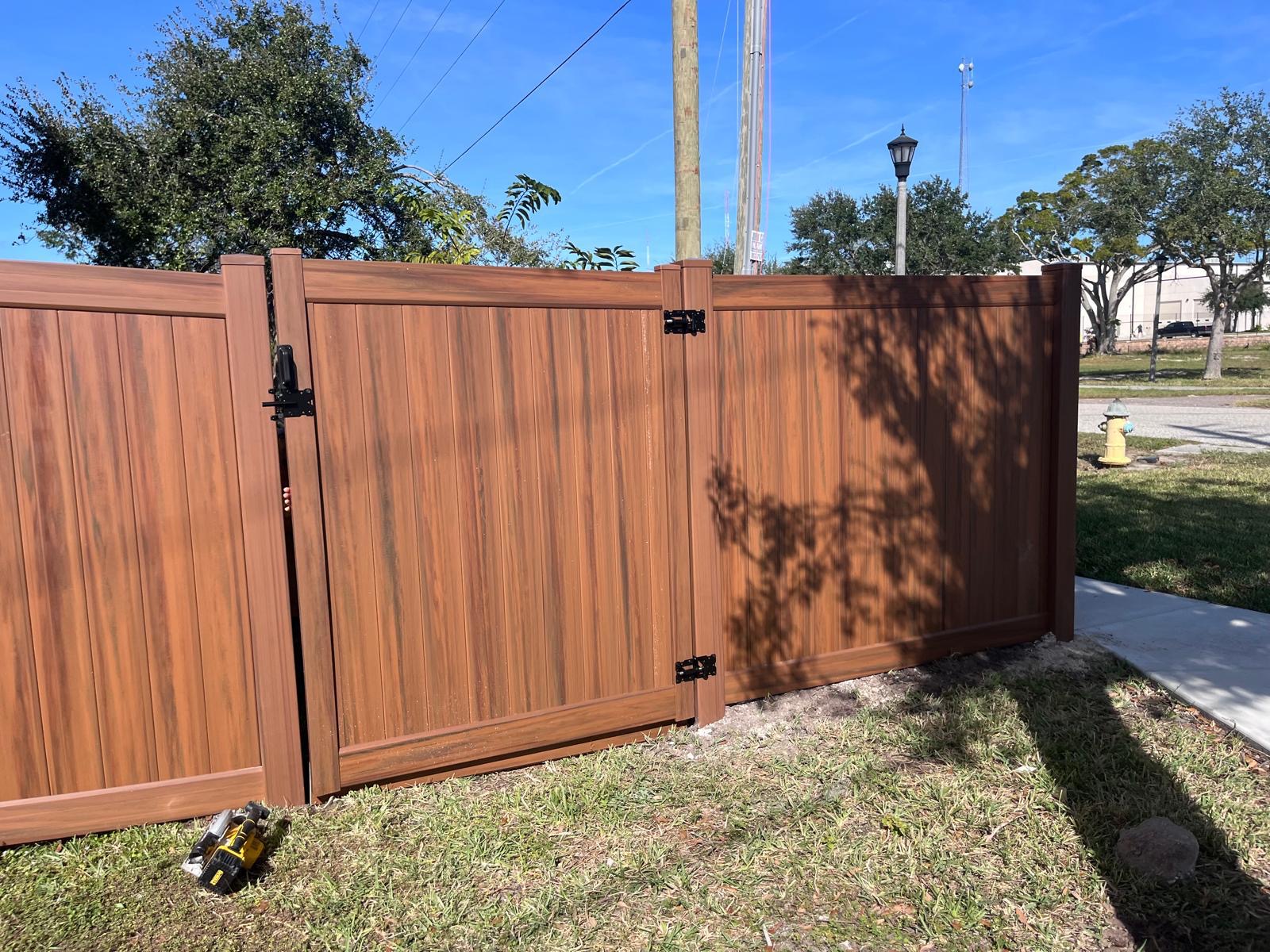 Redwood Vinyl Privacy Fence — Largo, FL