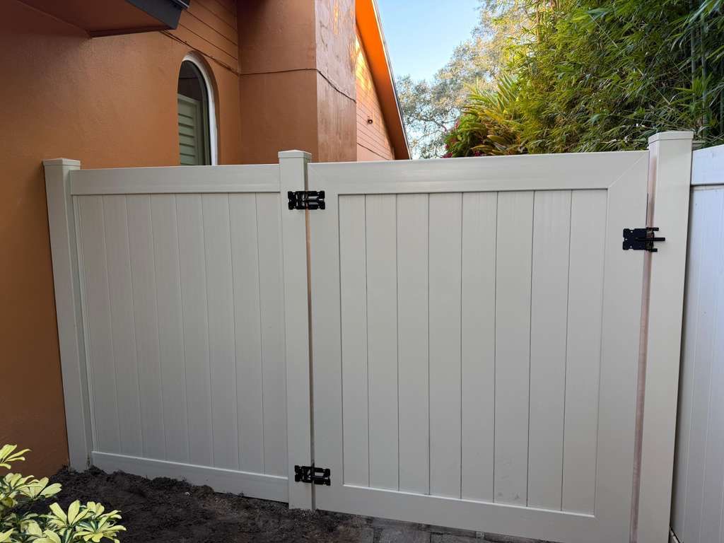 Vinyl Privacy Gate — Tampa Bay