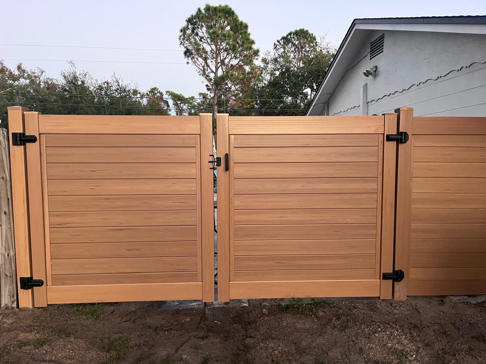 Cedar Horizontal Vinyl Double Gate — Clearwater, FL
